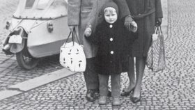 Jiří Kajínek s rodiči v Praze