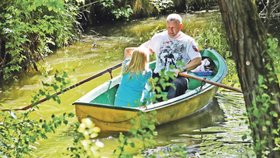 Kajínek si už 11 dní užívá svobody. Chodí s přítelkyní Magdou na lodičky nebo si zaplavat.