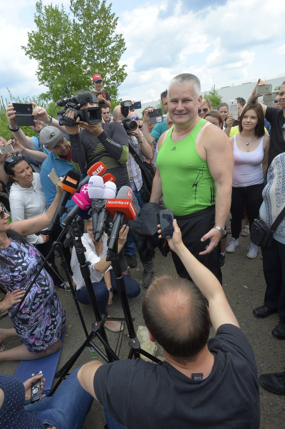 Jiří Kajínek poté, co odešel z věznice. Jiří Kajínek poté, co odešel z věznice.