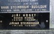 Rodinná hrobka na Olšanských hřbitovech, kde Jiří Kodet spočinul vedle maminky Jiřiny Steimarové, která ho přežila o dva roky.