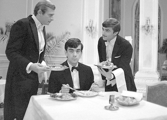 1966 - Jiří Kodet, Petr Čepek a Ladislav Mrkvička ve filmu Hotel pro cizince
