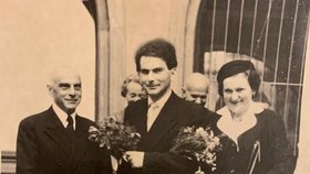 Jiří Koref s rodiči na své svatbě