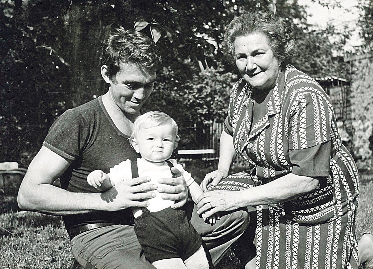 S maminkou a synem Jiřím v roce 1976