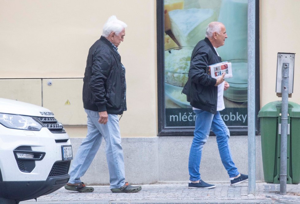 Jiří Krampol po smrti manželky Hany s kolegou Milošem Schmiedbergerem