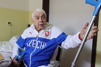 Nešťastný Jiří Krampol (85) opět v nemocnici: Úraz páteře! Po pádu s berlemi…