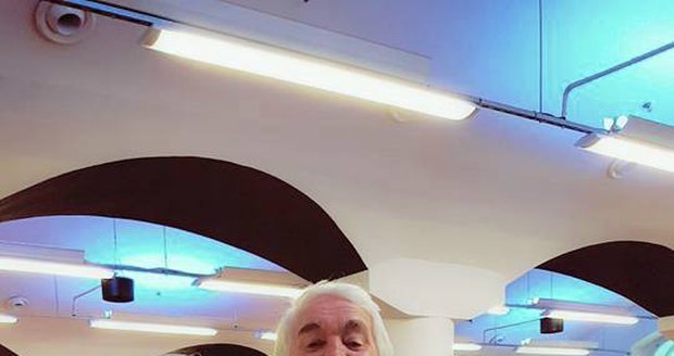 Jiři Krampol slavil 79. narozeniny v posilovně!