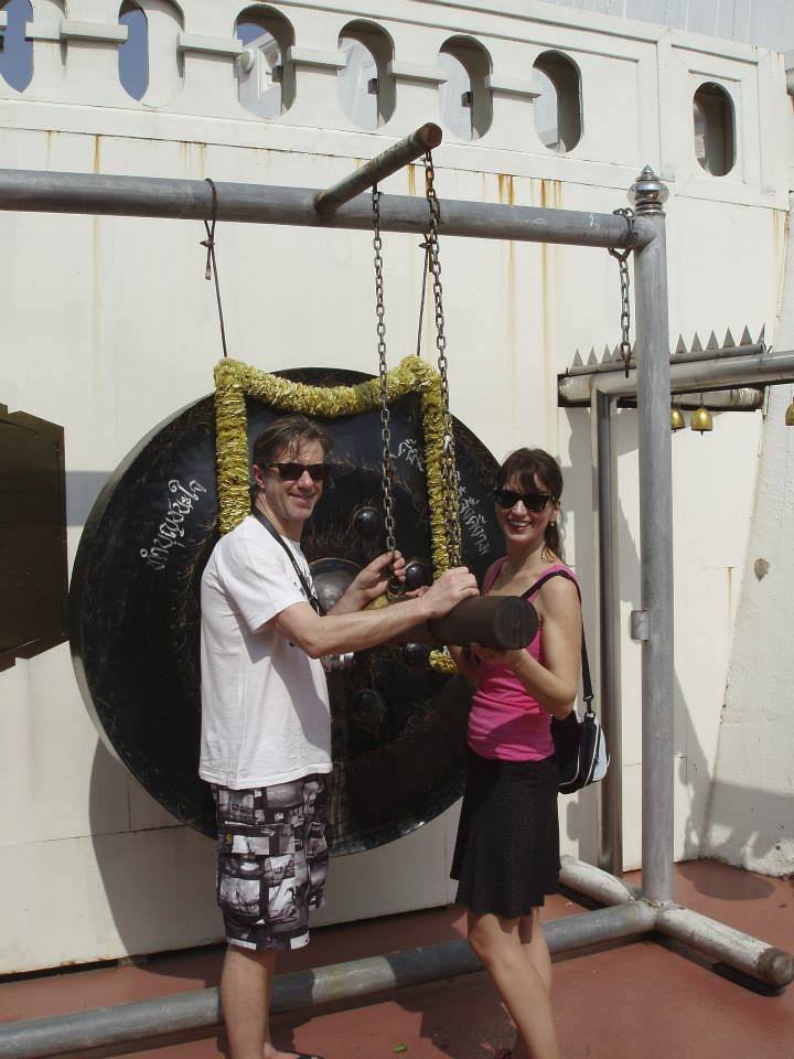 Milenci v Thajsku rozezněli gongy.