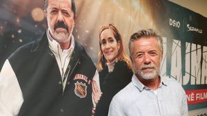 První klapka nového filmu Lajna: Langmajer se vrací jako trenér Hrouzek První klapka nového filmu Lajna: Langmajer se vrací jako trenér Hrouzek