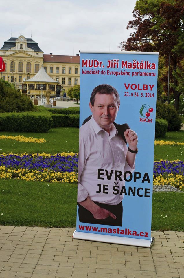 Europoslanec KSČM Jiří Maštálka při předvolební kampani