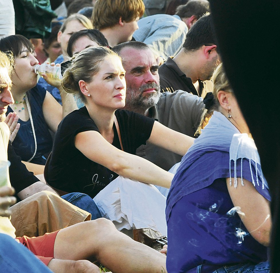 Červenec 2009: Poslední idylická fotografie z koncertu Susan Vega