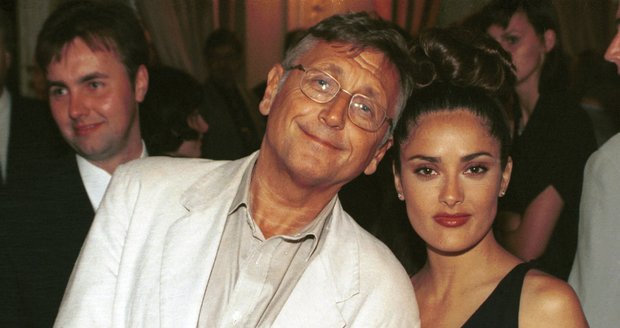 Jiří Menzel v roce 1997 se Salmou Hayek