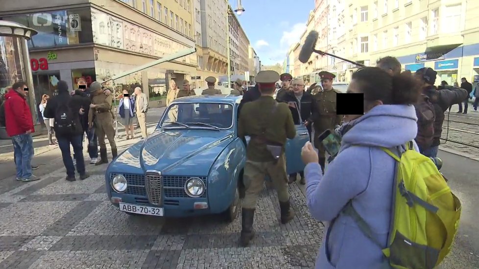 20. 11. 2017 15:20 hod. Praha-Nové Město: Česká televize povolala na rekonstrukci armádu dvaceti komparzistů v ruských uniformách