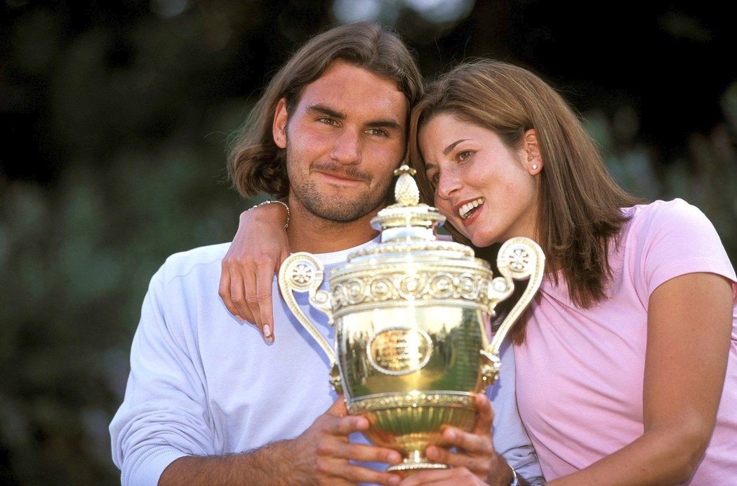 Roger Federer, osminásobný wimbledonský šampion, s manželkou Mirkou