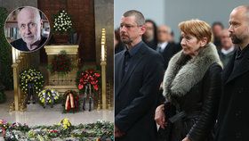Pohřeb Jiřího Ornesta: Vdovu Danielu Kolářovu a její syny přišla podpořit celá herecká rodina.