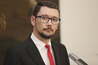 Mluvčí Ovčáček začal šířit své názory. Tepal vědce za uprchlickou výzvu