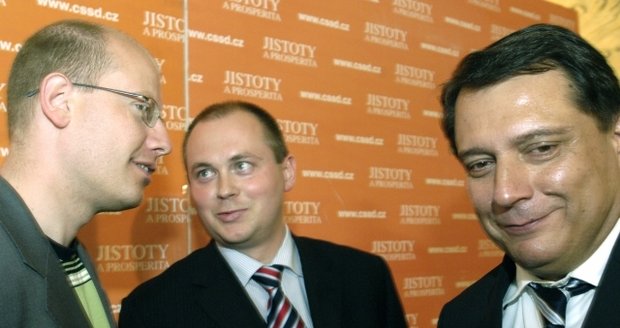 Rok 2006 a doba, kdy Bohuslav sobotka, Michal Hašek a Jiří Paroubek byli společně v jedné straně