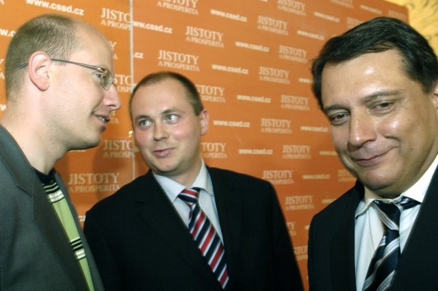 Rok 2006 a doba, kdy byl Bohuslav Sobotka, Michal Hašek a Jiří Paroubek v jedné straně.