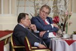 Zeman šil na sjezdu Paroubkovy ČSSD do Fialova kabinetu: „Je to vláda amatérů“