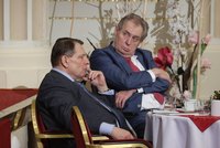 Zeman šil na sjezdu Paroubkovy ČSSD do Fialova kabinetu: „Je to vláda amatérů“