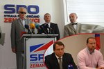 Zemanovci i Národní socialisté Jiřího Paroubka zažili u voleb debakl.