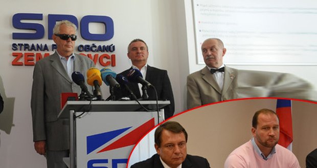 Zemanovci i Národní socialisté Jiřího Paroubka zažili u voleb debakl.