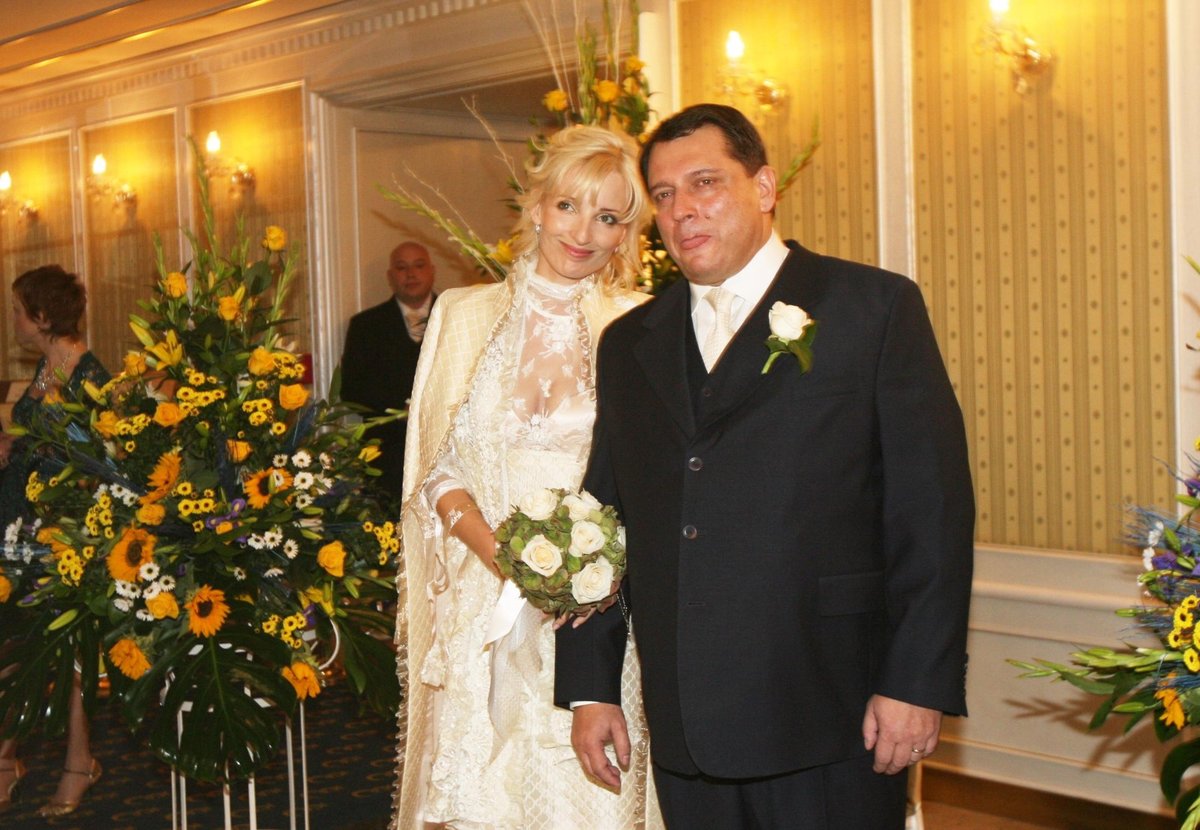 Svatba Jiřího Paroubka a jeho dnes již bývalé manželky Petry.