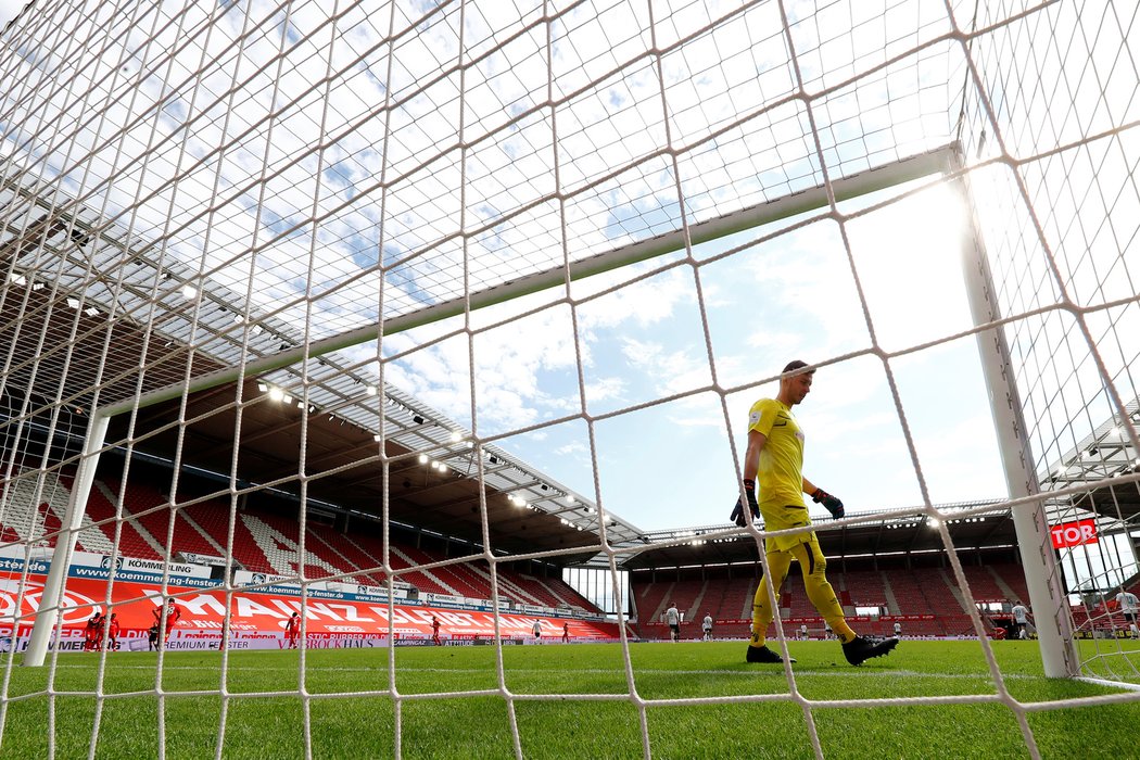 Brankář Jiří Pavlenka vychytal Brémám udržení v Bundeslize