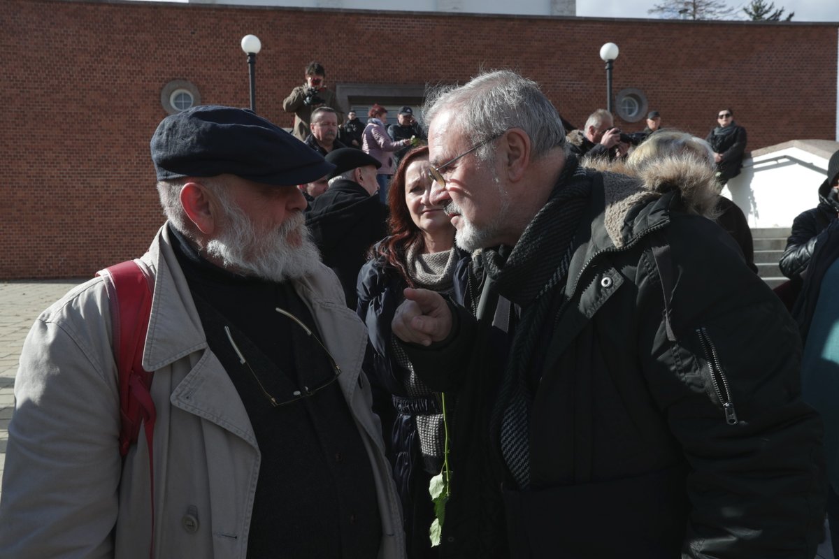 V brněnském krematoriu se rozloučila rodina, kolegové a přátelé s hercem Jiřím Pechou (†74), který zemřel minulou středu.