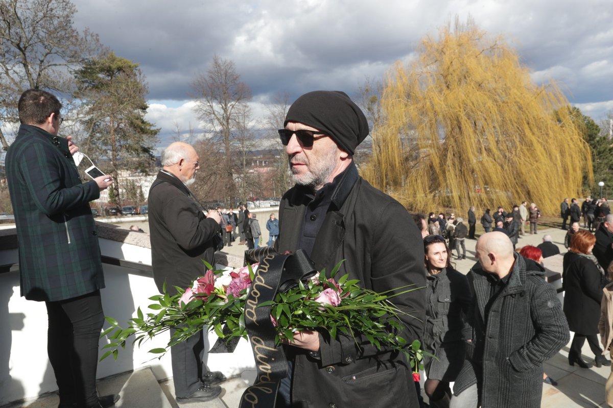 V brněnském krematoriu se rozloučila rodina, kolegové a přátelé s hercem Jiřím Pechou (†74), který zemřel minulou středu.