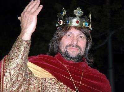 Jiří Pomeje v roli krále Jana Lucemburského zdravil v pátek v noci davy ze sedla koně