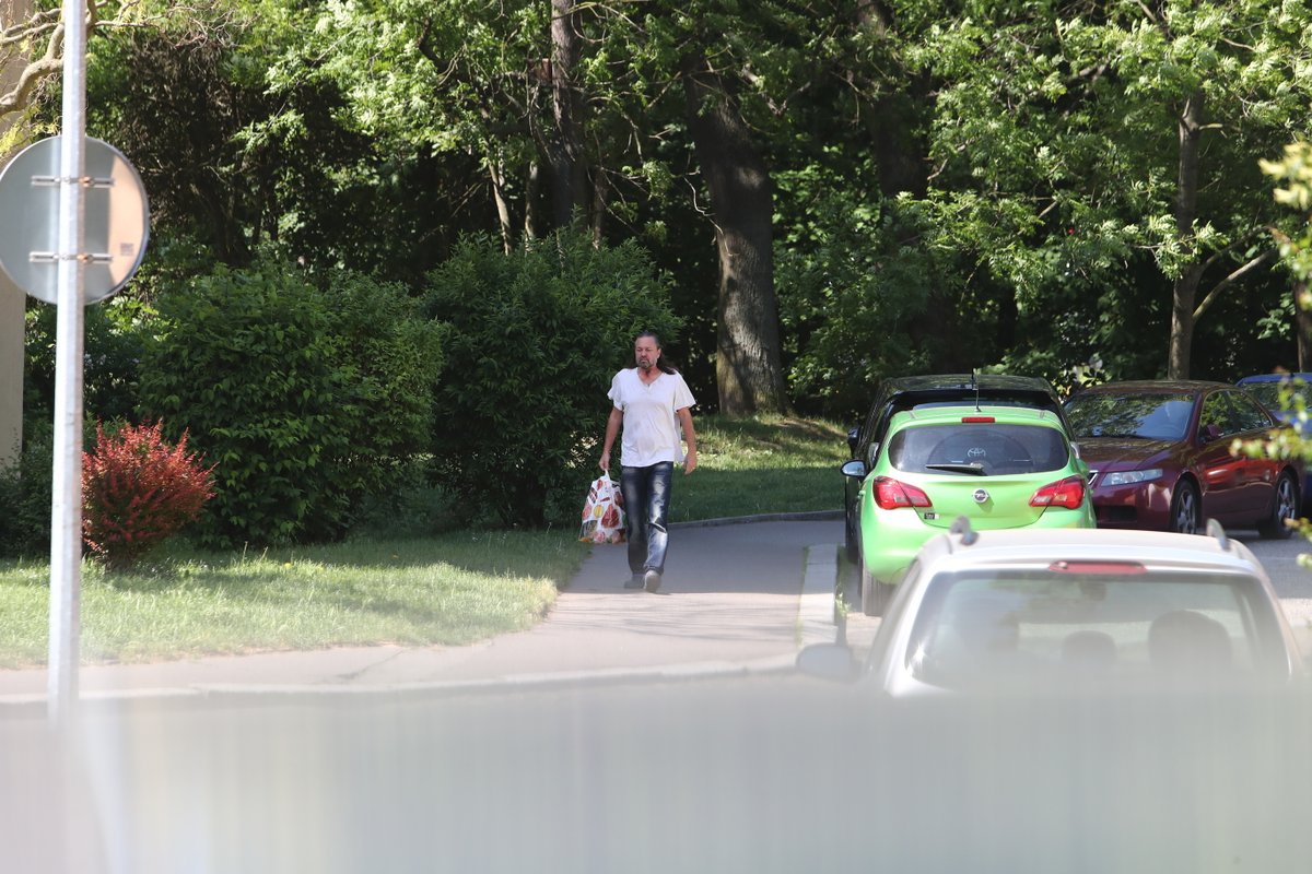 Jiří Pomeje po rakovině hrtanu: Opuštěný, zbědovaný. Nepije, ale...Odmítá JÍST!