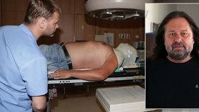 Už desáté ozařování má za sebou Jiří Pomeje, který bojuje s rakovinou hrtanu. Blesku názorně předvedl, jak celá, maximálně 15minutová procedura probíhá.