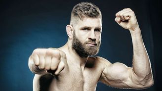 Jiří Procházka: Půlka světa si po mých hláškách myslela, že jsem nějaký homoklaun. Na angličtině makám Jiří Procházka: Půlka světa si po mých hláškách myslela, že jsem nějaký homoklaun. Na angličtině makám