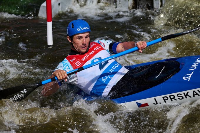 Prskavec o syndromu vyhoření: Hledám radost. Ale nemyslím, že by to bylo úplně na prd Prskavec o syndromu vyhoření: Hledám radost. Ale nemyslím, že by to bylo úplně na prd