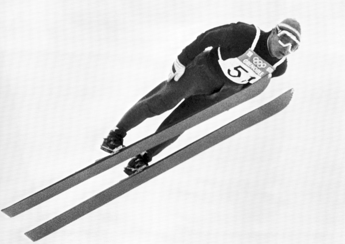 Zlatý skok Jiřího Rašky na olympiádě v Grenoblu 1968.