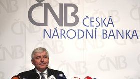 Česká národní banka začala úrokové sazby letos zvedat poprvé od roku 2008.