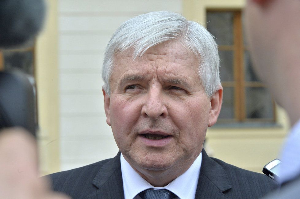 Guvernér ČNB Jiří Rusnok oznámil, že úrokové sazby se nebudou zvyšovat po jednání bankovní rady.