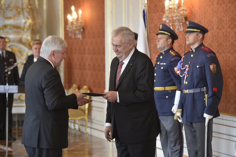 Prezident Zeman jmenoval Jiřího Rusnoka guvernérem ČNB