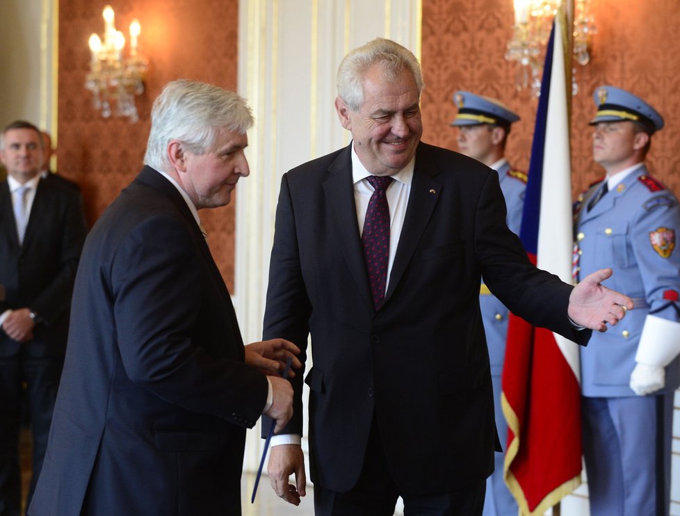Miloš Zeman jmenoval Rusnokovu vládu navzdory tomu, že si ji parlamentní strany nepřály