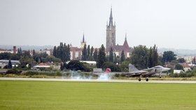 Gripen startující z letecké základny v Čáslavi