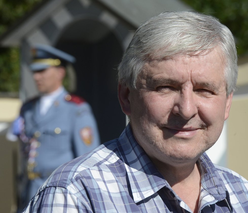 Jiří Rusnok stojí v čele úřednické vlády, kterou jmenoval Miloš Zeman.
