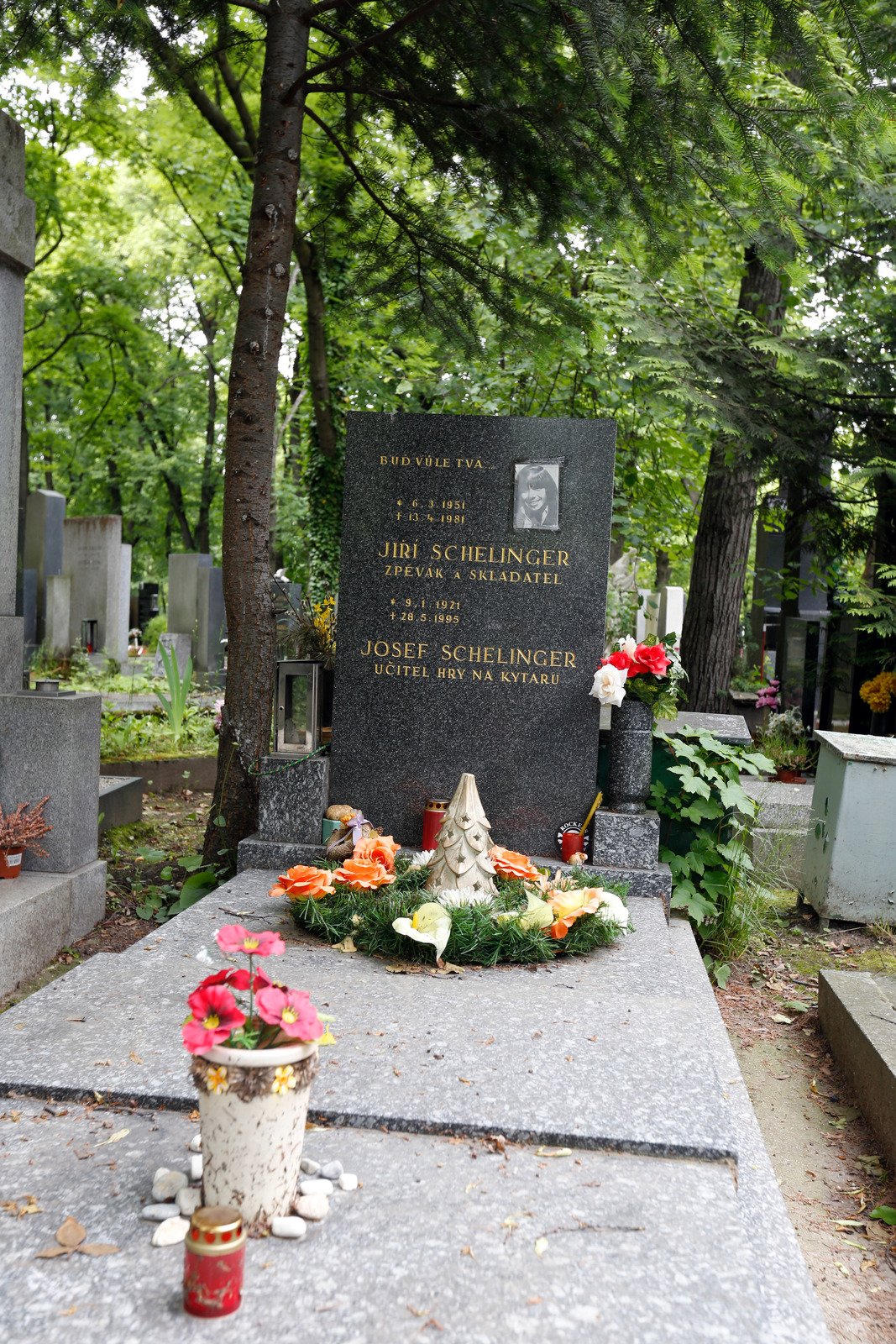 Hrob Jiřího Schelingera na Olšanech
