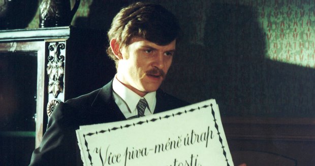 Jiří Schmitzer ve filmu Postřižiny