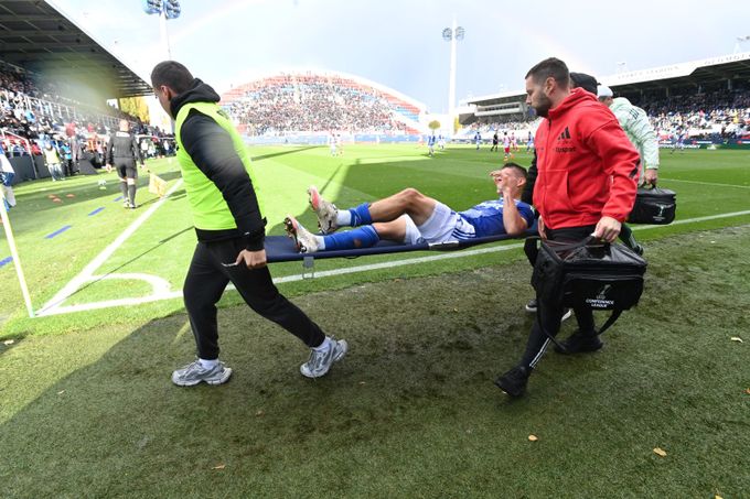 Případ Moses versus Sláma: UEFA říká, že toto není faul. Proč? Případ Moses versus Sláma: UEFA říká, že toto není faul. Proč?