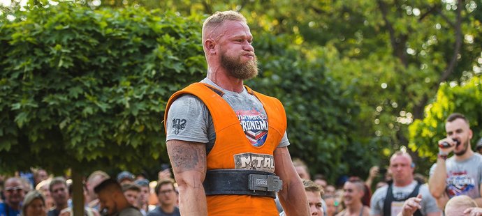 Jiří Tkadlčík soutěží v různých disciplínách, které jsou zaměřené na silovou vytrvalost i maximální sílu.