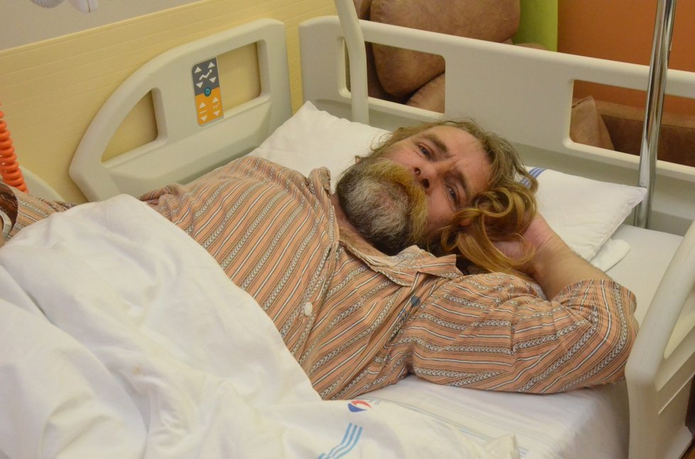 V nemocnici nestačil Jiří Zapletal brát telefony. Každý z jeho přátel chtěl slyšet dobrou zprávu, že po těžkém úrazu bude v pořádku.