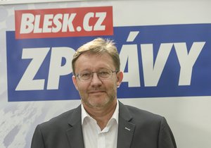 Jiří Zemánek z ČSSD chce usednout do horkého křesla hejtmana Olomouckého kraje. Na vysílání podle svých slov dorazil i přesto, že ho trápila angína.