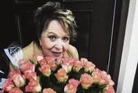 Bohdalová slavila: Dojalo ji osmdesát růží