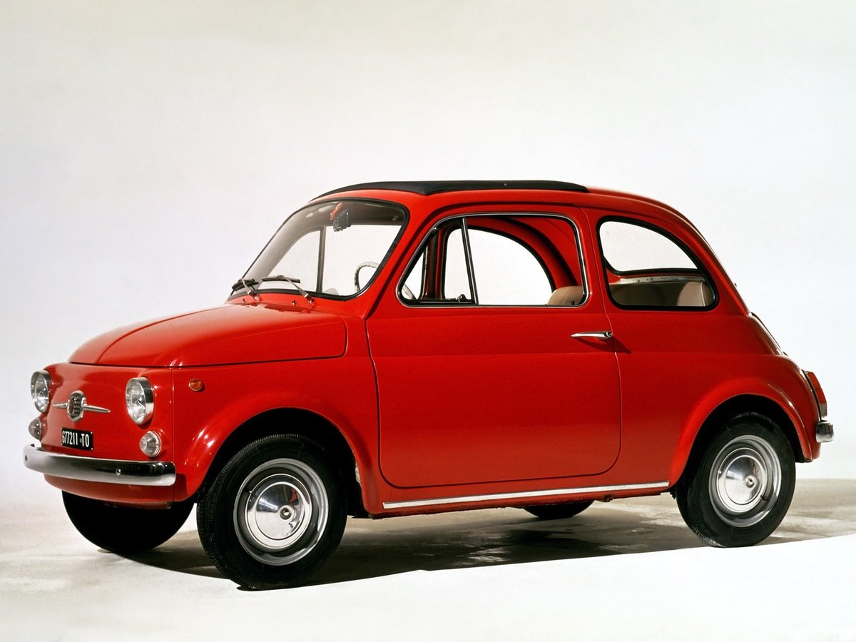 Oblíbený mrňous Fiat 500 byl představen v červenci 1957 jako nástupce modelu Topolino.