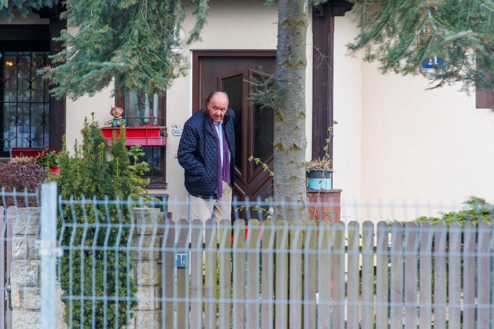 Gratulanti dorazili k Jiřině Bohdalové: František Janeček.